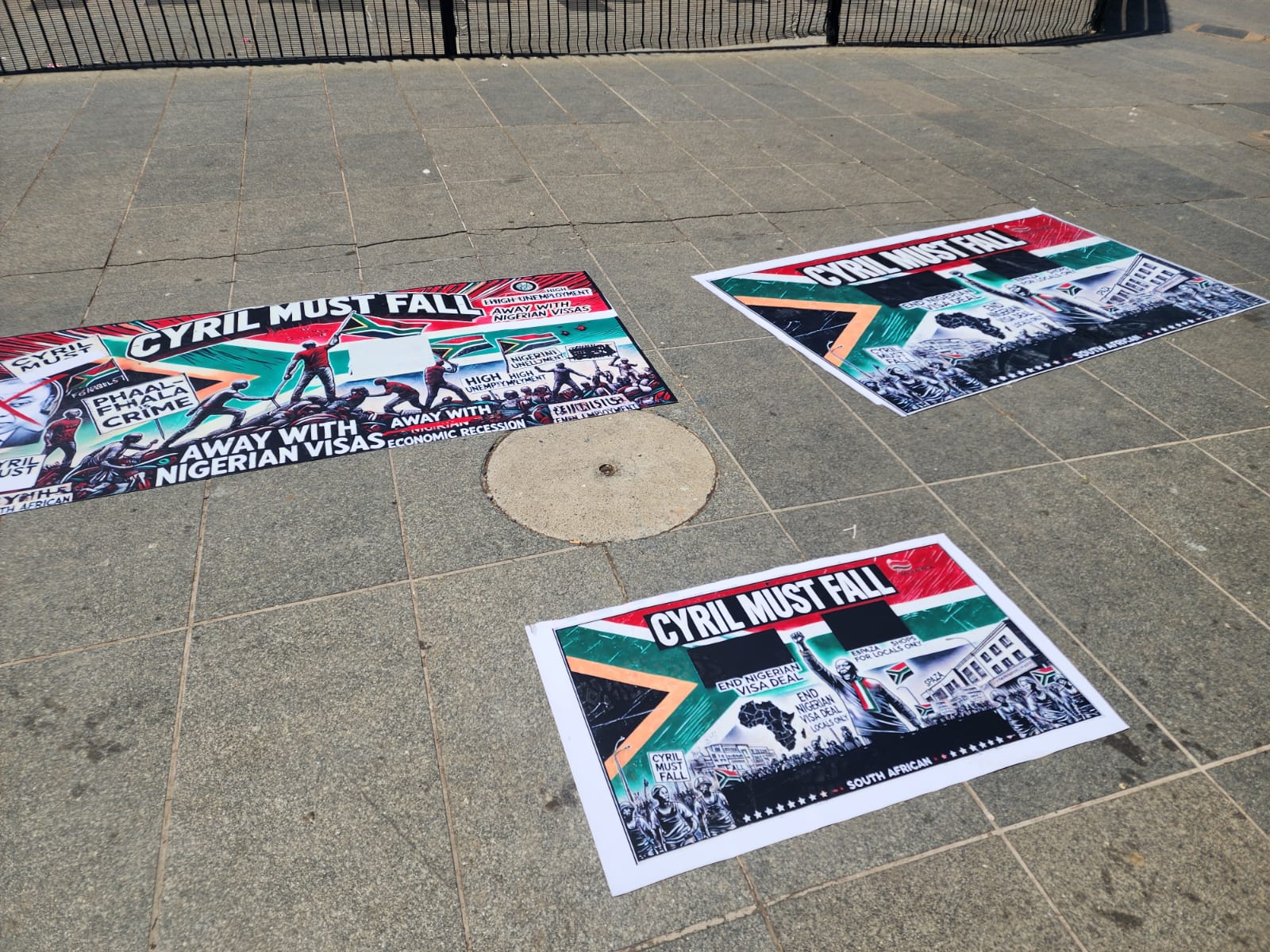 Banner on the ground2